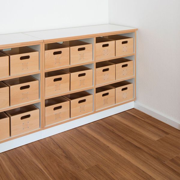 DECOR Breites Regal mit 12 Stapelkisten DECOR Breites Regal mit 12 Stapelkisten