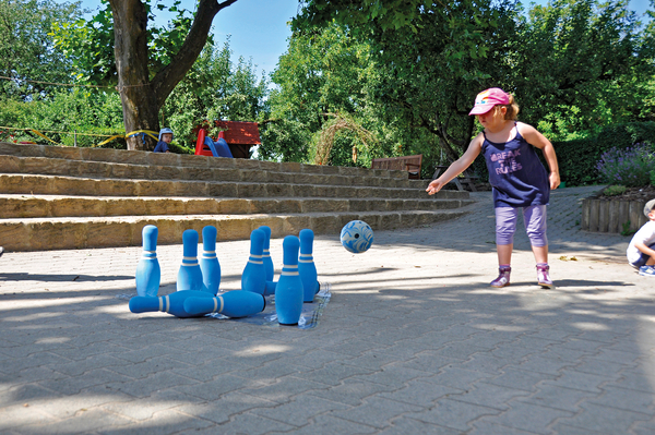 Soft-Bowling Soft-Bowling