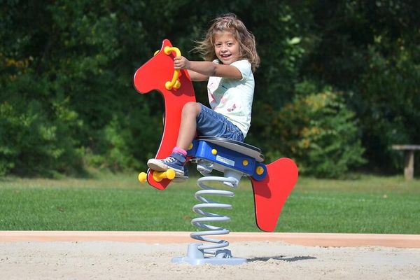 Schaukelscheibe, Rundteller-Schaukel, Spielgerät, Sitzschaukel, Springturm