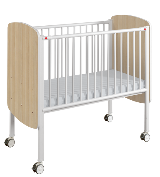 baby crib, metallrahmen, rollen, holzwand, lattenbett