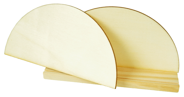 Käse aus Schaum, Käse-Wedge, Halbmond-Form, Holzständer, gelber Käse