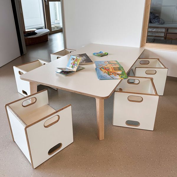 DECOR Set für Krippengruppen, weiß,  2 Tische + 12 Wandelstühle