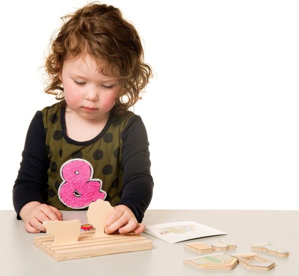 TOYS FOR LIFE peek and tell - Anschauen und Erzählen, ab 3 Jahre