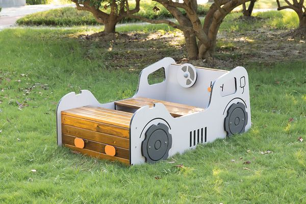Outdoor-Spielauto