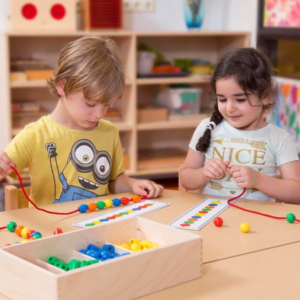 EDUCO Maxi Perlenkettenset, Fädelspiel, ab 4 Jahre EDUCO Maxi Perlenkettenset, Fädelspiel, ab 4 Jahre