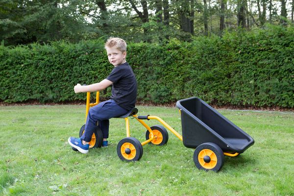 Kinderfahrzeug, Tretfahrzeug, Pferdchen, Schubkarrenanhänger, Gelb-schwarz