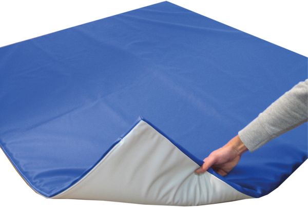blaues mat, gefaltet Kante, Schaumstoffmatte, Aufblasmatte, rutschfeste Oberfläche