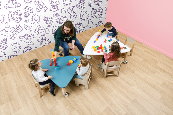 MATHOU Tische-Set Matroschka, verschiedene Höhen, auf Rollen, 108x100 cm und 88x80 cm MATHOU Tische-Set Matroschka, verschiedene Höhen, auf Rollen, 108x100 cm und 88x80 cm