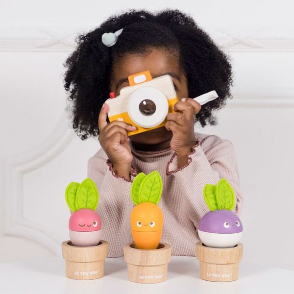 Party Kamera, Holz, 10,6 x 4,6 x 8,5 cm, ab 18 Monate Party Kamera, Holz, 10,6 x 4,6 x 8,5 cm, ab 18 Monate