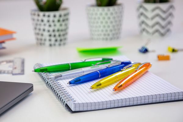 Schneider Kugelschreiber-Set K20 Icy, 20 Stifte farbig sortiert, Mine in Blau