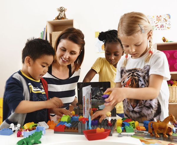 LEGO® Education StoryTales, 190-teiliges LEGO® DUPLO® Set, 3-6 Jahre (SONDERANGEBOT)