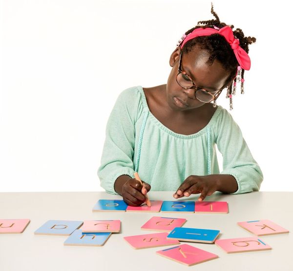 TOYS FOR LIFE Buchstaben fühlen, ab 3 Jahre TOYS FOR LIFE Buchstaben fühlen, ab 3 Jahre