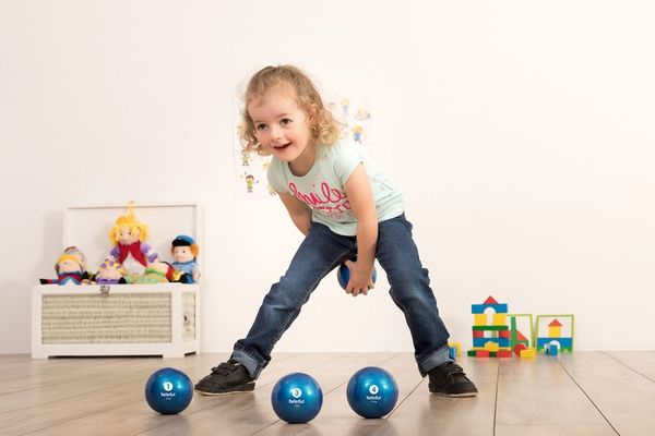 Gewichtsbälle (500/700/900/1100 und 1300g), 5 Sandbälle + Praxisbuch Gewichtsbälle (500/700/900/1100 und 1300g), 5 Sandbälle + Praxisbuch