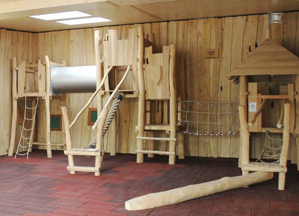 Klettergerüst, Holzspielgerät, Indoor-Spielanlage, Kletterstange, Brücke