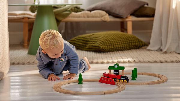 BRIO Bahn Acht Starter-Set Classic, 22 Teile aus Holz, ab 2 Jahre BRIO Bahn Acht Starter-Set Classic, 22 Teile aus Holz, ab 2 Jahre