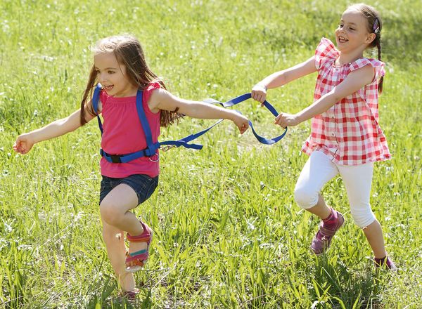 Kinder, Schuhe, Tasche, Garten, Laufspiel