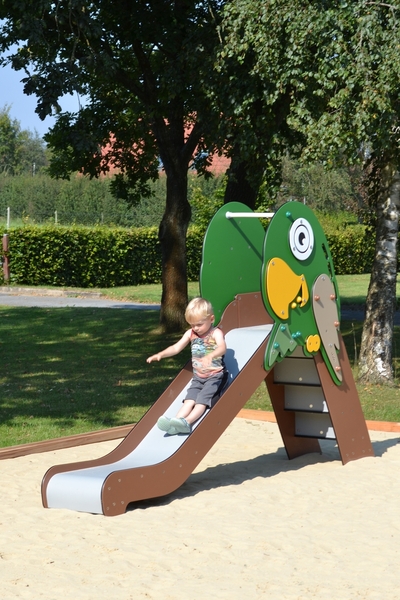 Klettergerüst, Kletterturm, Kletterbahn, Rutsche, Spielplatz