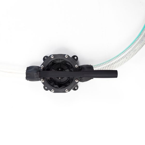 Pumpe mit Schlauch + Kunststoffboxen Pumpe mit Schlauch + Kunststoffboxen