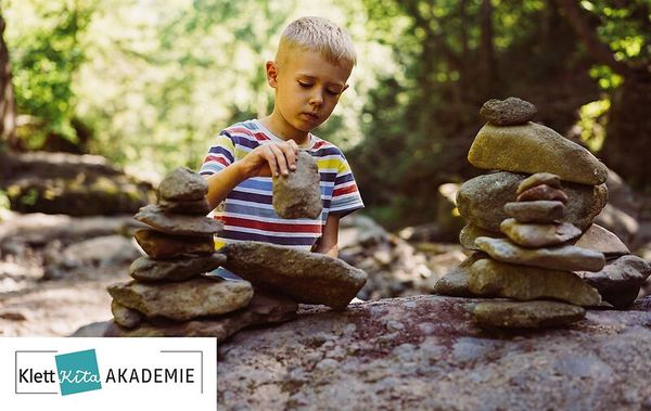 Kinder, Steinestapeln, Steine, Natur, Spielplatz