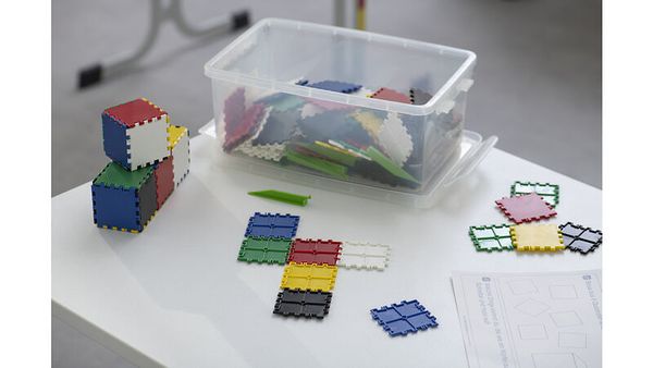 konstruktionsteile, bausteine, puzzle, clip-tiles, würfel
