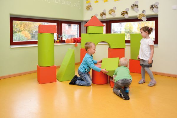 Kleinkinderspielzeug, Bauklötze, Bausteine, Grün, Kinderzimmer-Spielbereich