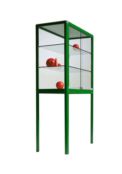 Glassvitrine, grüner Rahmen, standalone, Regalvitrine, rote Dekorationen