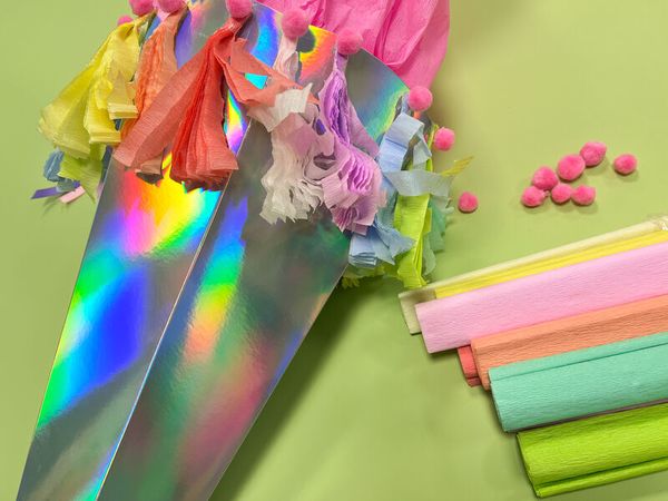 Schultüten-Rohlinge Metallic, eckig, 68 cm, 5er Set, farbig sortiert Schultüten-Rohlinge Metallic, eckig, 68 cm, 5er Set, farbig sortiert