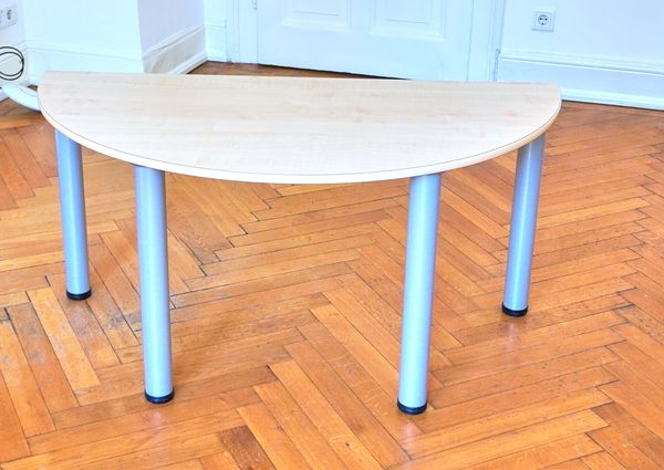 Zargenloser Halbrund-Tisch 120x60 cm, Birke Dekor, Metallbeine feststehend Zargenloser Halbrund-Tisch 120x60 cm, Birke Dekor, Metallbeine feststehend