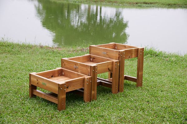 Holztreppe, Stufenleiter, Holzstiege, Gartenstufen, Holztreppe im Garten