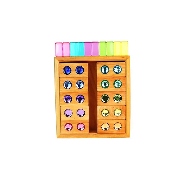 holzbox, nagel-spiel, farbsteine, steckspiel, juliste?