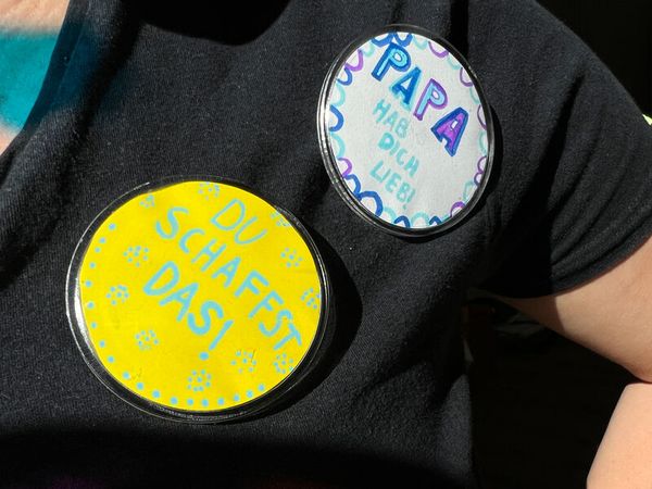 FOLIA Tonkarton 180 g/m², DIN A4, 100 Bogen in 10 Farben sortiert FOLIA Tonkarton 180 g/m², DIN A4, 100 Bogen in 10 Farben sortiert