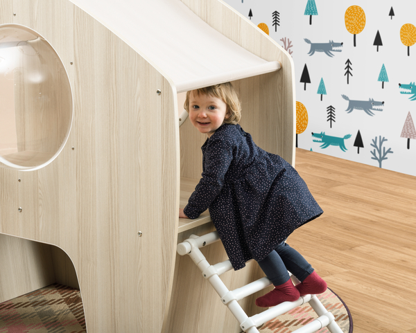 MATHOU Spielhaus mit Leiter und Rutschrampe