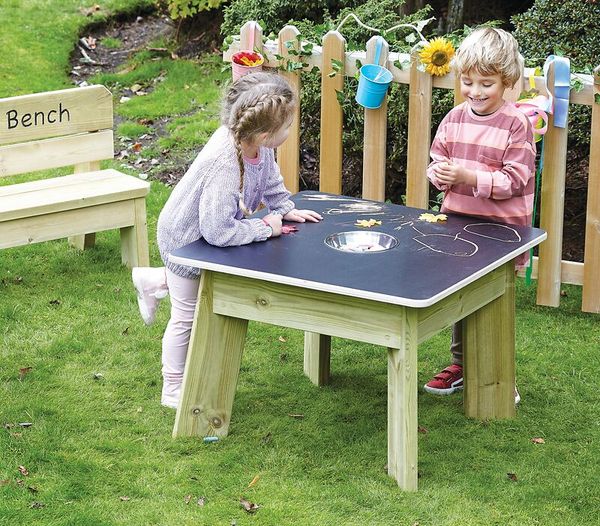 Kindertisch, Holztisch, Kunsttafel, Außenbereich, Spielzeugtisch