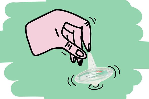 fidget spinner, spinning, plastik, pink farbe, handgeste