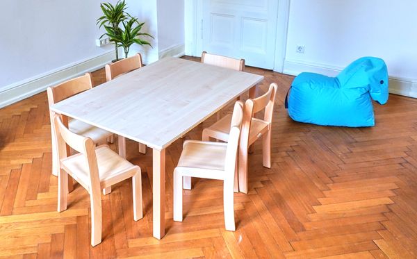 Esstisch, Holztisch, helles Holz, 4 Stühle, Kinderstuhlset