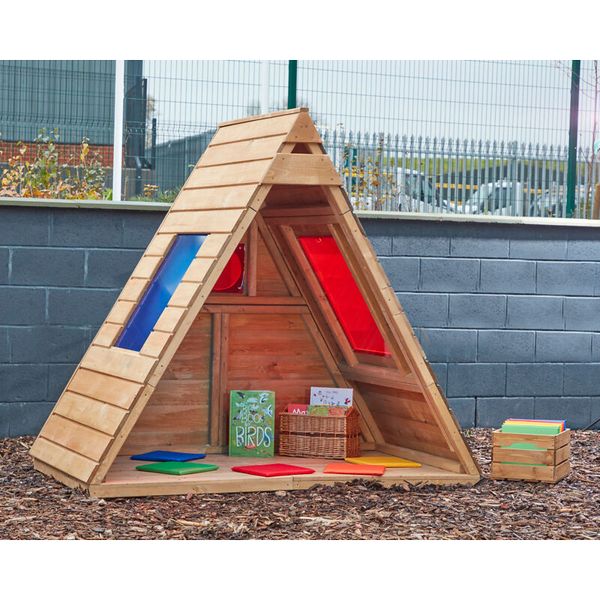 Waldhütte mit bunten Fenstern Waldhütte mit bunten Fenstern