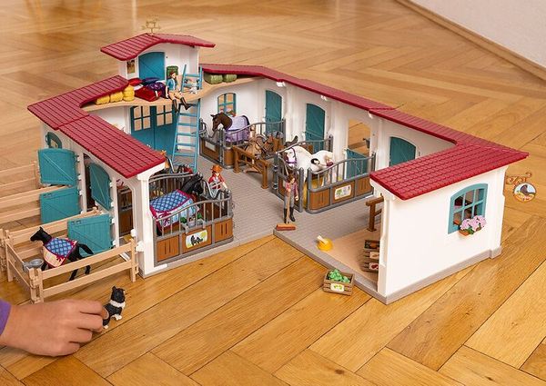 Schleich® Reiterhof mit Tieren und Zubehör, 115-teiliges Set