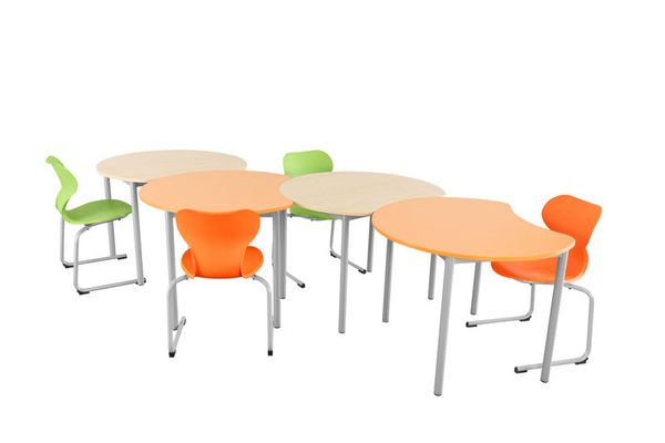 Kinderstischset, Tischstuhl-Set, Gruppe von Tischen, Kreisförmiges Arrangement, helles Holzmöbel
