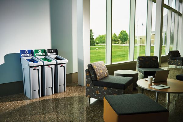 Rubbermaid Abfallsammelsystem SLIM JIM® RECYCLING, 3 Sortierfächer schwarz, blau, grün