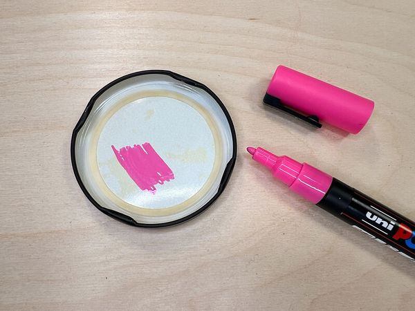 POSCA Stifte 8er Etui-Grundfarben, medium, 1,8 - 2,5 mm