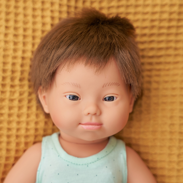 Puppe Junge mit Downsyndrom - 38 cm