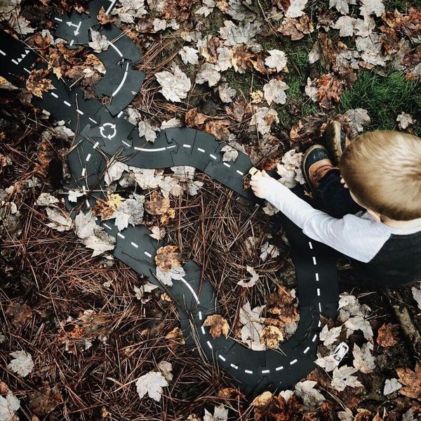 waytoplay Set "King of the Road", Spielstraßenelemente aus PVC, 40 Teile waytoplay Set "King of the Road", Spielstraßenelemente aus PVC, 40 Teile