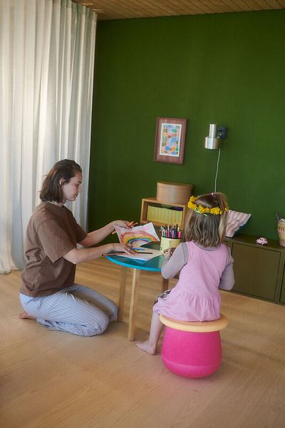 Kinderzeichnung, Kreativität, Malen, Wohnzimmer, Familie