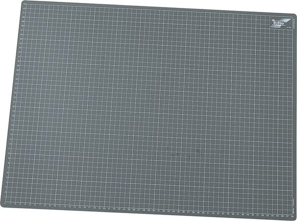 FOLIA Schneidematte DIN A2, selbstheilende Oberfläche, 45 x 60 cm FOLIA Schneidematte DIN A2, selbstheilende Oberfläche, 45 x 60 cm
