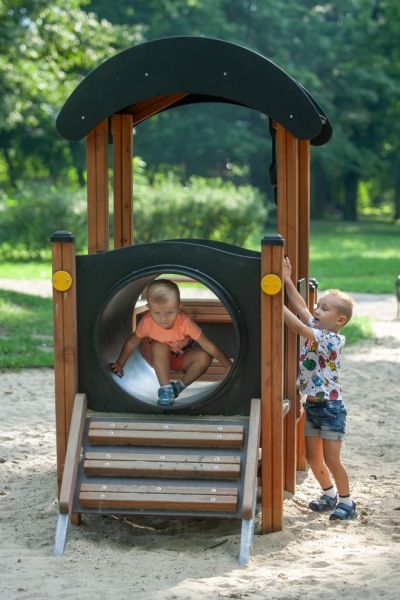 Spielhaus, Kletterturm, Sandkasten, Holzspielanlage, Spielplatz