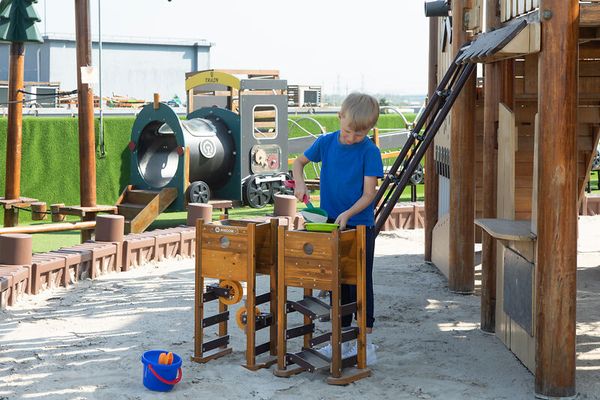 spielplatz, kinder, holzmoebel,  sandkasten, rollenspiel