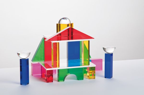 DUSYMA Luxy Leucht-Bausteine, glasklar und bunt, 94 Teile im Holzkasten DUSYMA Luxy Leucht-Bausteine, glasklar und bunt, 94 Teile im Holzkasten