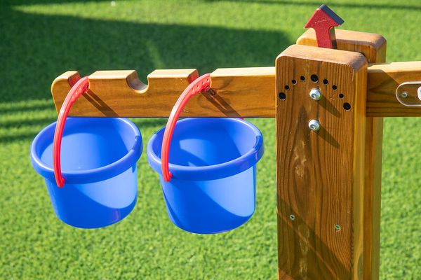 Spielzeug, Sandkasten, Eimer, Holzspielgerät, Kletteranlage