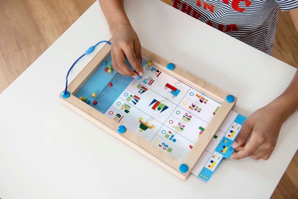 Logikspiel LogiPlay für 1-2 Kinder, ab 4 Jahre Logikspiel LogiPlay für 1-2 Kinder, ab 4 Jahre