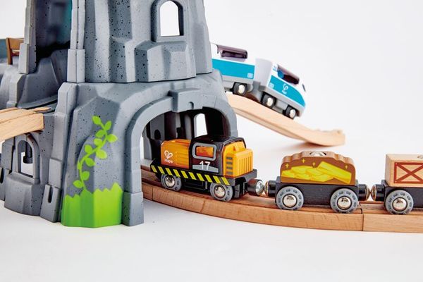 HAPE Tunnelkombination mit Licht und Sound, ab 3 Jahre
